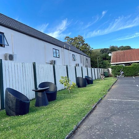 Tudor Court Motor Lodge Окленд Экстерьер фото
