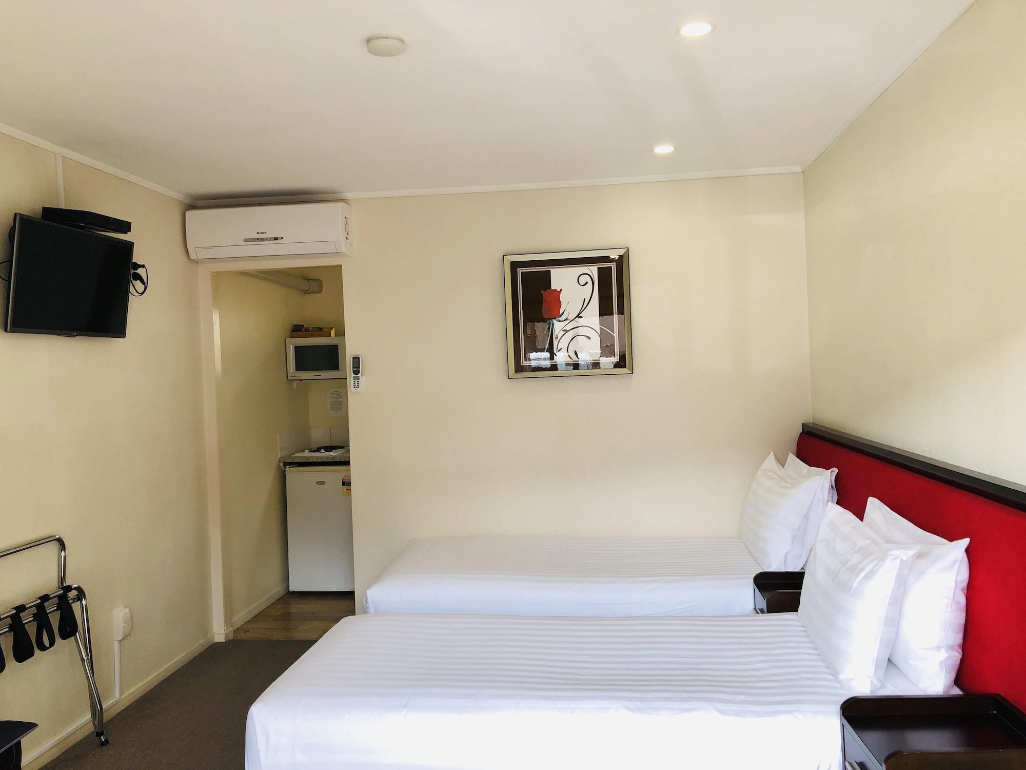 Tudor Court Motor Lodge Окленд Экстерьер фото
