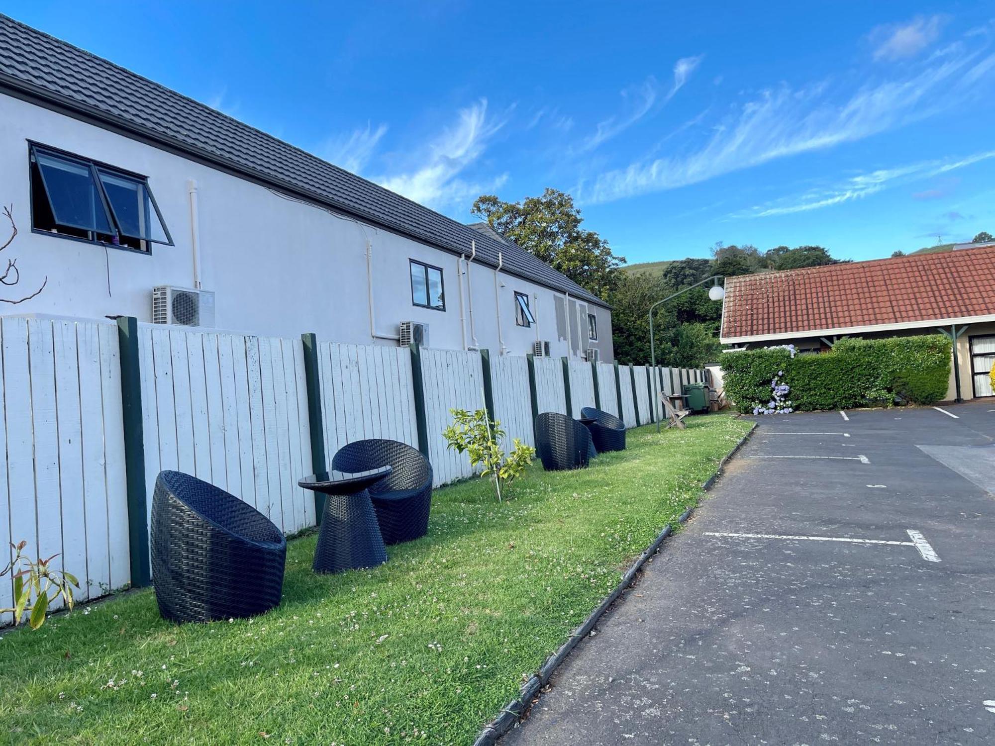 Tudor Court Motor Lodge Окленд Экстерьер фото