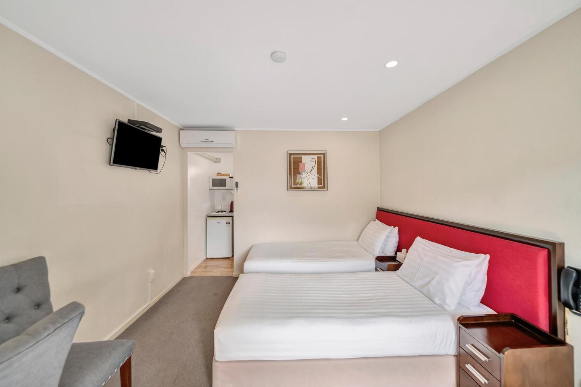 Tudor Court Motor Lodge Окленд Экстерьер фото