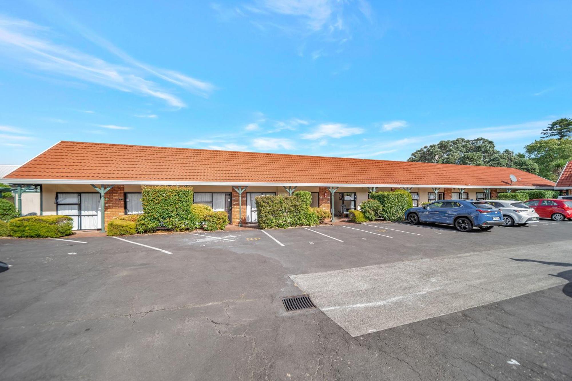 Tudor Court Motor Lodge Окленд Экстерьер фото
