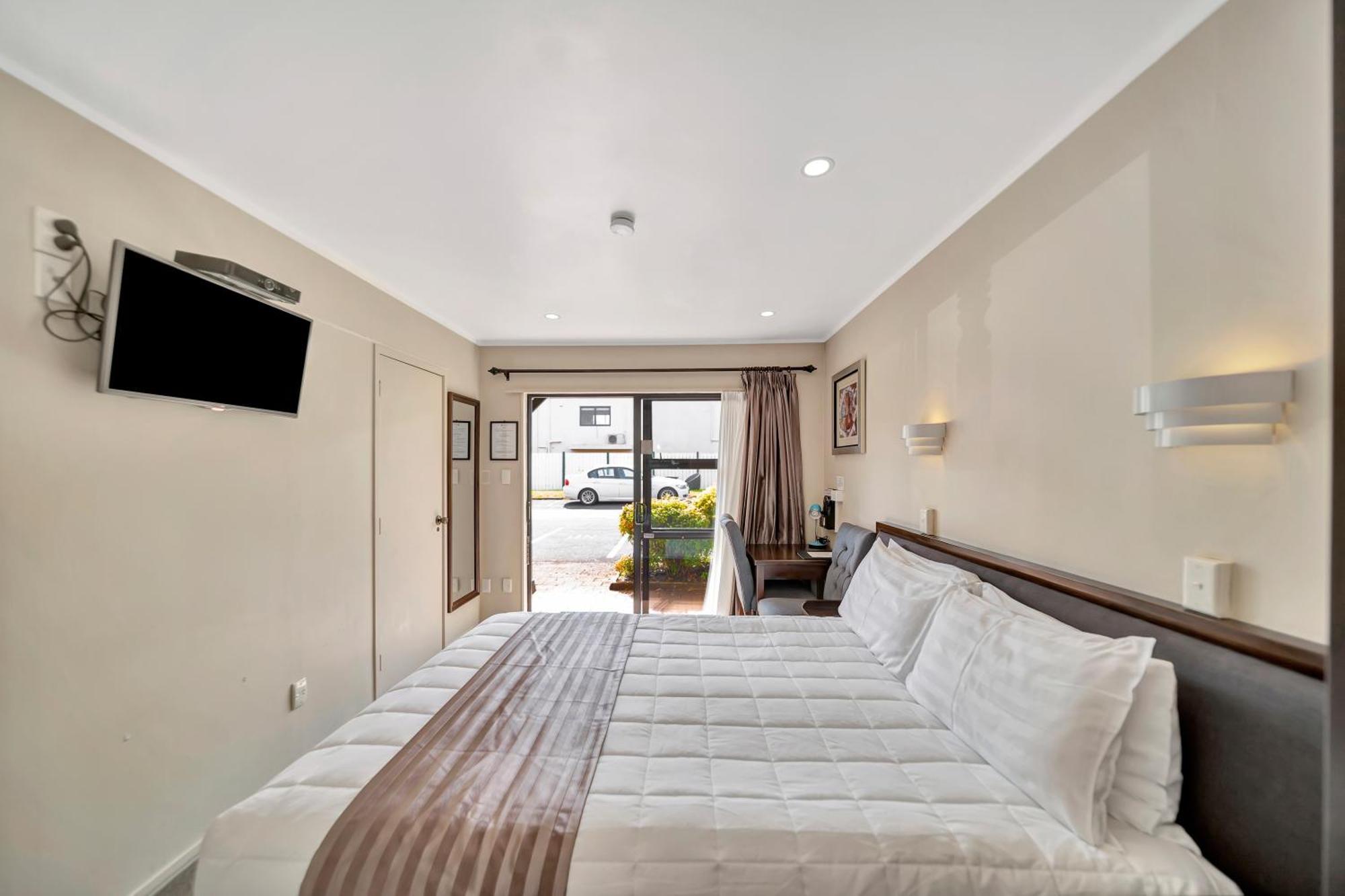 Tudor Court Motor Lodge Окленд Экстерьер фото