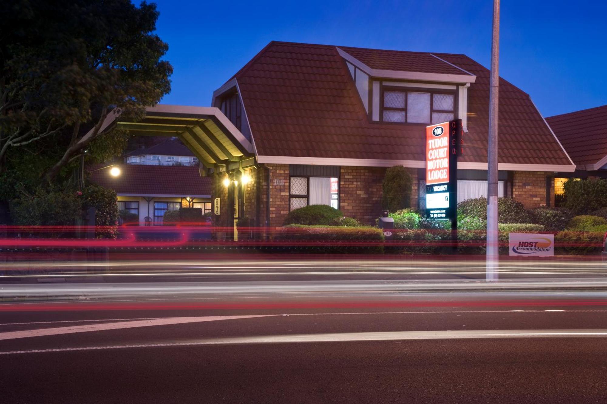Tudor Court Motor Lodge Окленд Экстерьер фото