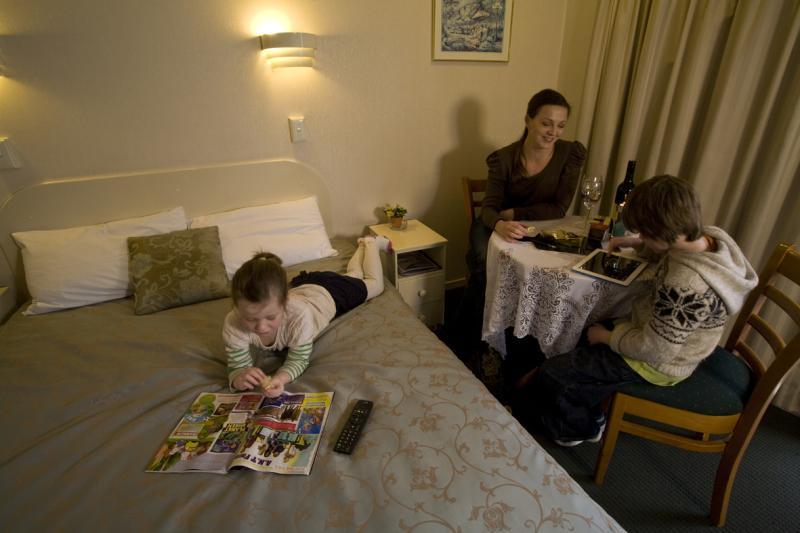 Tudor Court Motor Lodge Окленд Экстерьер фото