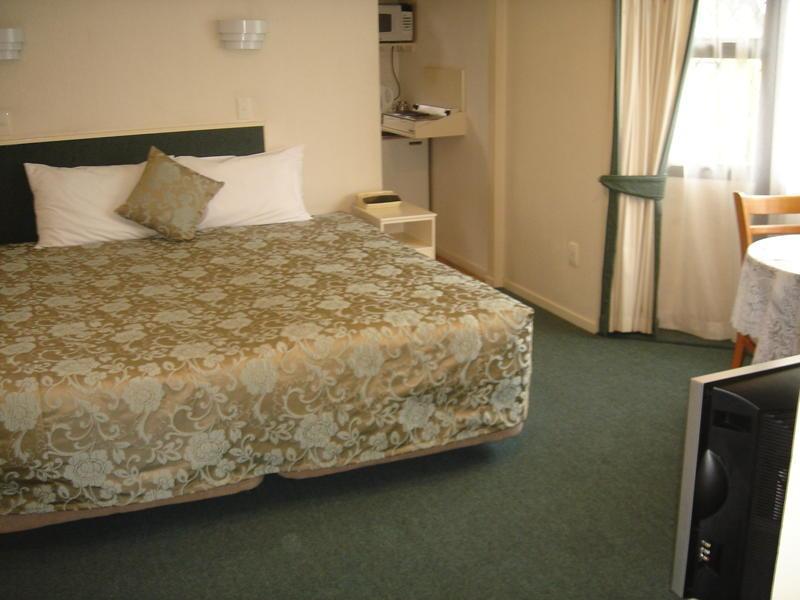 Tudor Court Motor Lodge Окленд Экстерьер фото