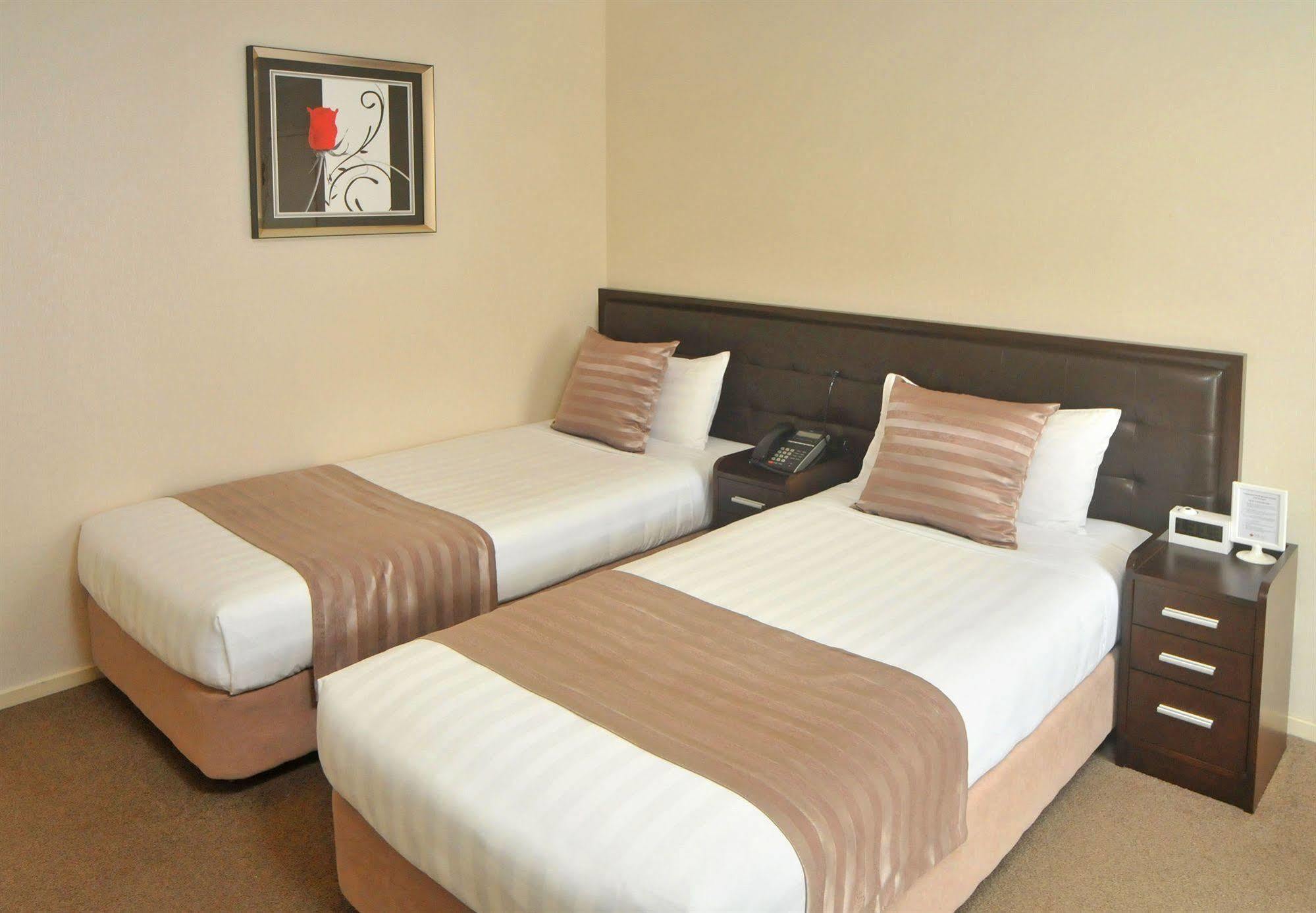Tudor Court Motor Lodge Окленд Экстерьер фото